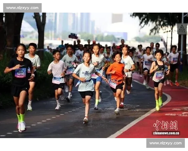 3000 组亲子黄浦江畔开跑 小上马 八年燃动成长 3000 组亲子黄浦江畔开跑 小上马 八年燃动成长